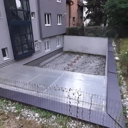 1 Apartment